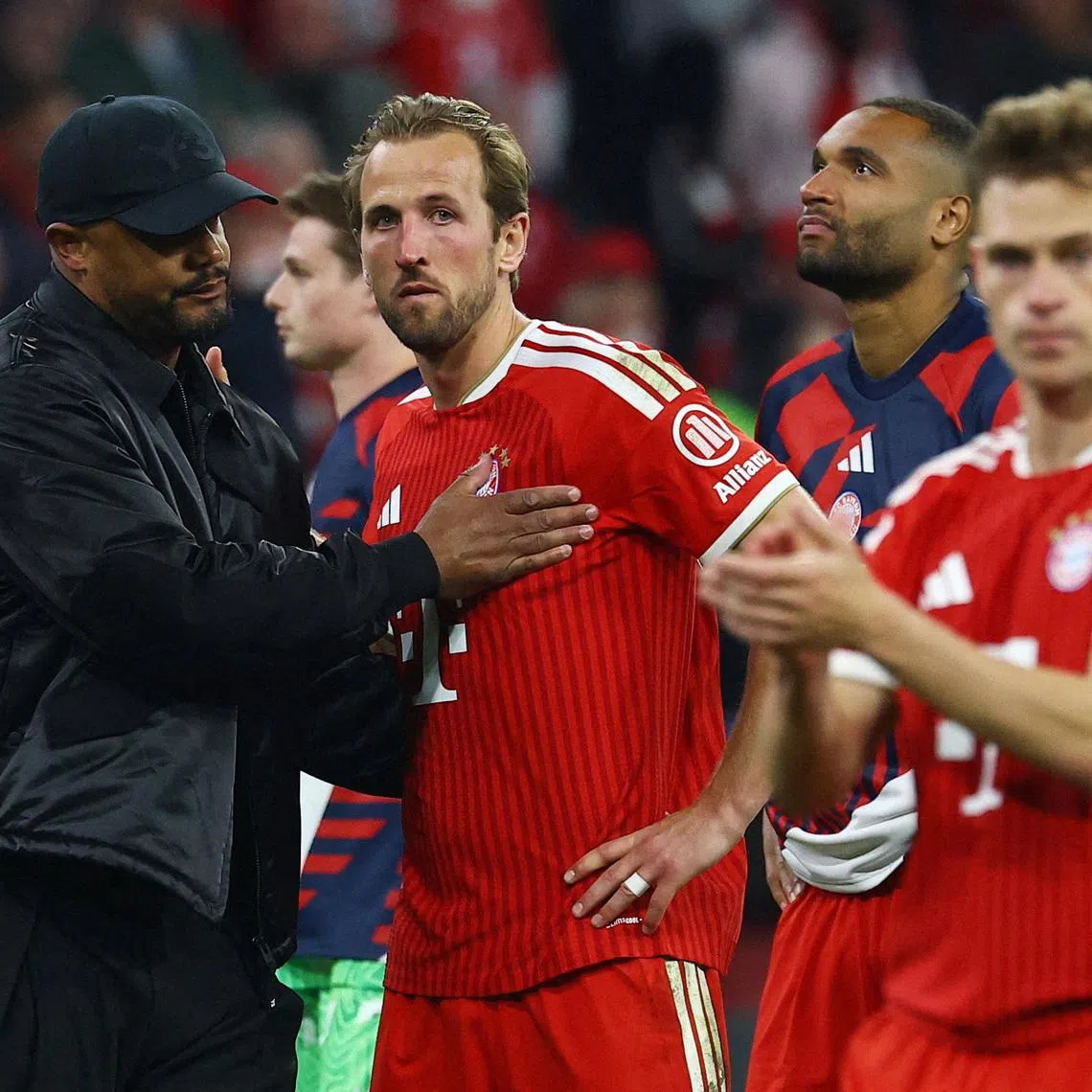 Soccer Football - UEFA Champions League - Semi Final - Second Leg - Bayern Munich v Paris St Germain - Allianz Arena, Munich, Germany - May 6, 2026 Bayern Munich coach Vincent Kompany and Harry Kane look dejected after the match REUTERS/Kai Pfaffenbach