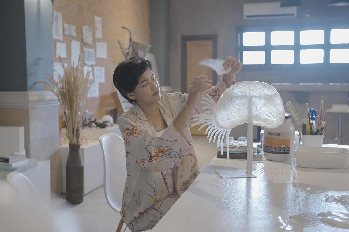 Chini Lichangco's Chini studio in the Philippines produces lighting fixtures and table top accessories.