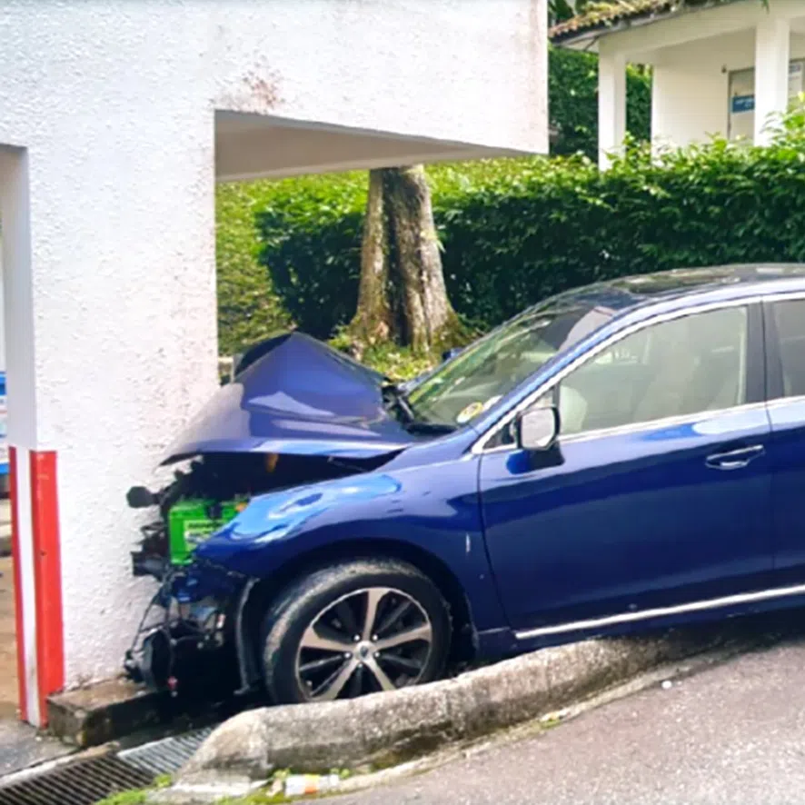 Samuel Gomes-Lim Jia’En crashed his car at his condominium complex in the Dairy Farm area, and later drank alcohol to interfere with the breathalyser test.