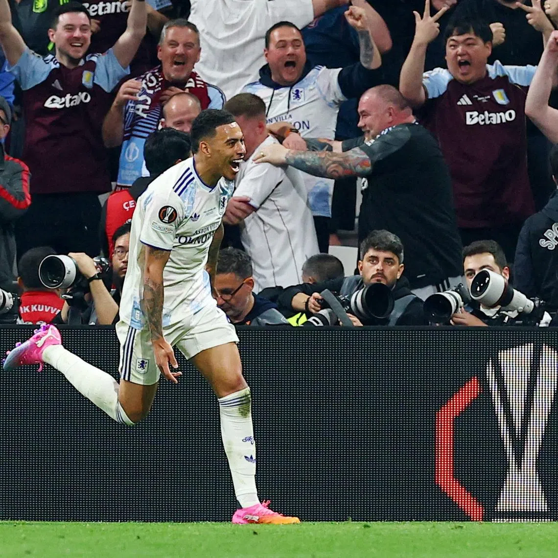 FILE PHOTO: Soccer Football - UEFA Europa League - Final - SC Freiburg v Aston Villa - Besiktas Park, Istanbul, Turkey - May 20, 2026 Aston Villa's Morgan Rogers celebrates scoring their third goal REUTERS/Manon Cruz/File Photo