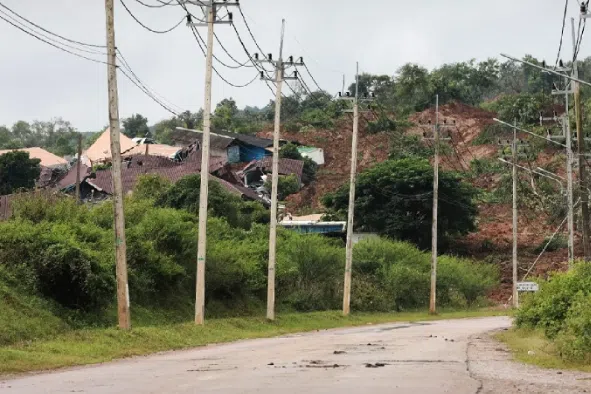 The landslide affected several buildings and machinery used in the coal excavation process.
