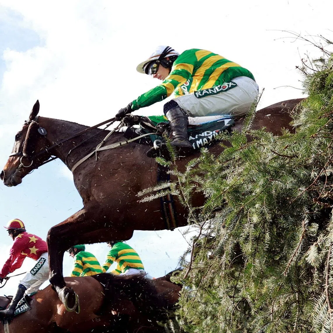 Horse Racing - Grand National Festival 2026 - Aintree Racecourse, Liverpool, Britain - April 11, 2026 I Am Maximus ridden by Paul Townend in action during the 16:00 Randox Grand National Handicap Chase REUTERS/Phil Noble     TPX IMAGES OF THE DAY