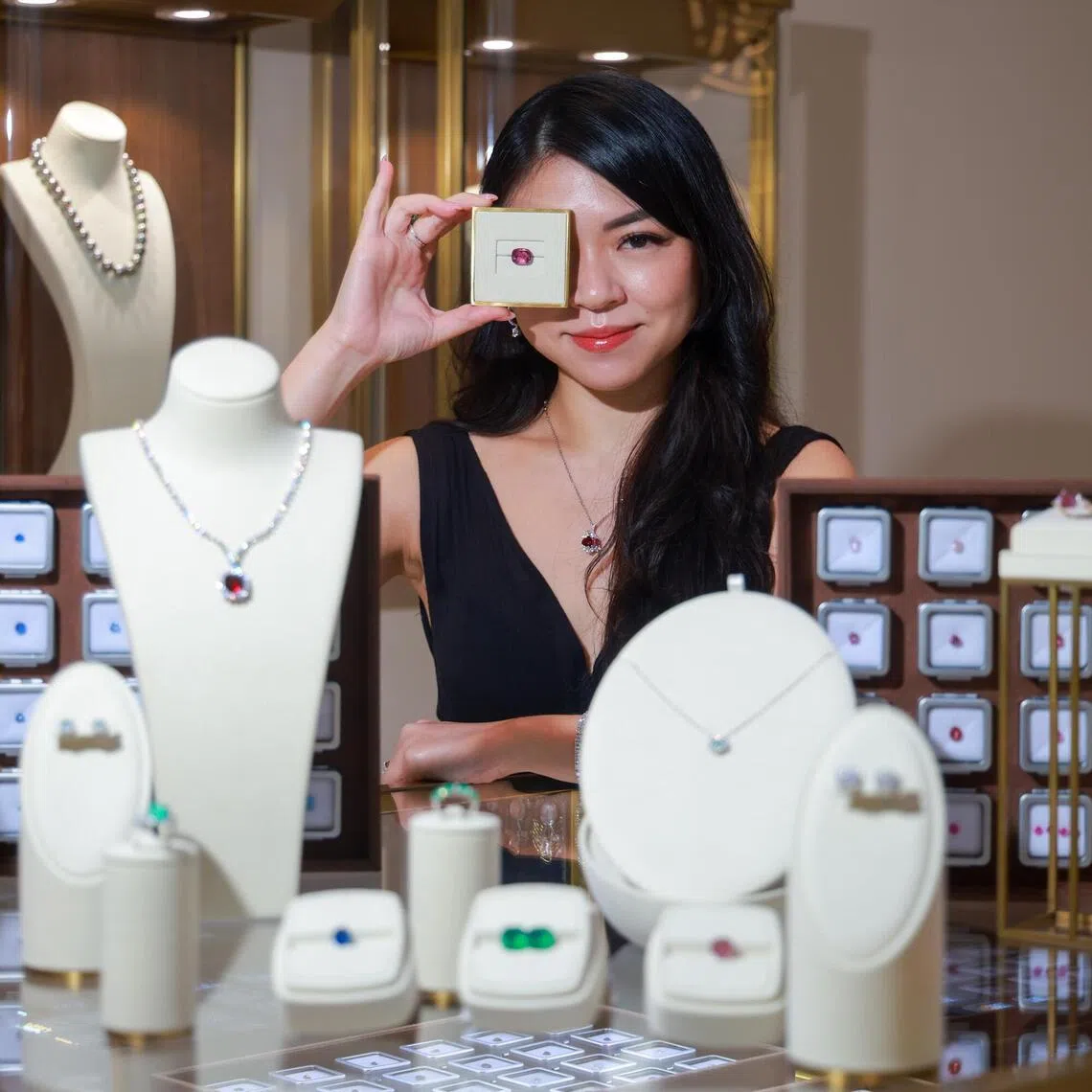 Stephanie Tan is the founder of  Equatorial Bespoke Jewellery, which specialises in natural coloured gemstones and bespoke fine jewellery.