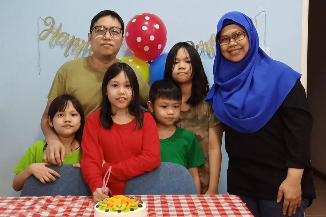 grab driver sarah ahmad with family benefit from flexible working hours