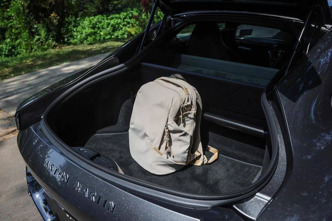 Tipping the partition in the boot expands capacity to take up to two golf bags.