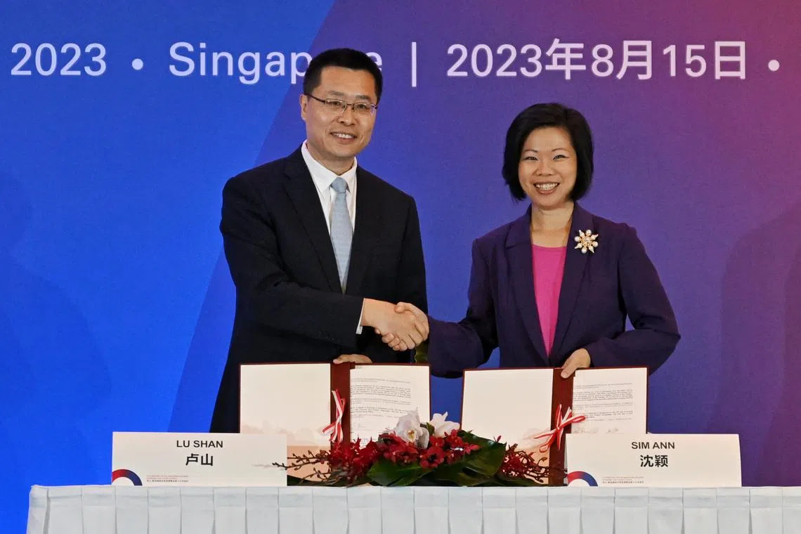 Zhejiang Vice Governor Lu Shan and Senior Minister of State for Foreign Affairs and National Development Sim Ann at the 17th Singapore-Zhejiang Economic Trade Council (SZETC) meeting that took place on Aug 25, 2023, at the Shangri-La Hotel Singapore. 