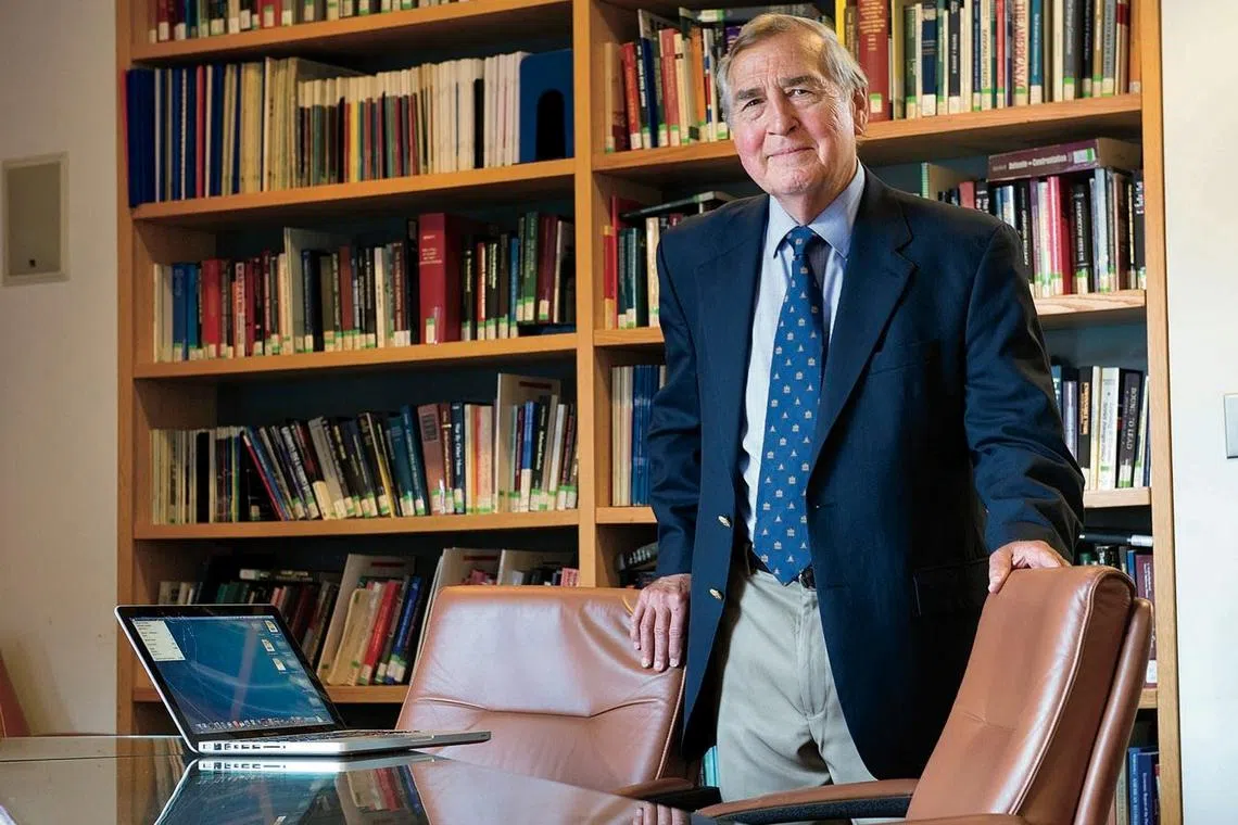 Professor Graham Allison noted "half in jest" that Americans would in a referendum vote for PM Lee Hsien Loong to run the US for a decade.