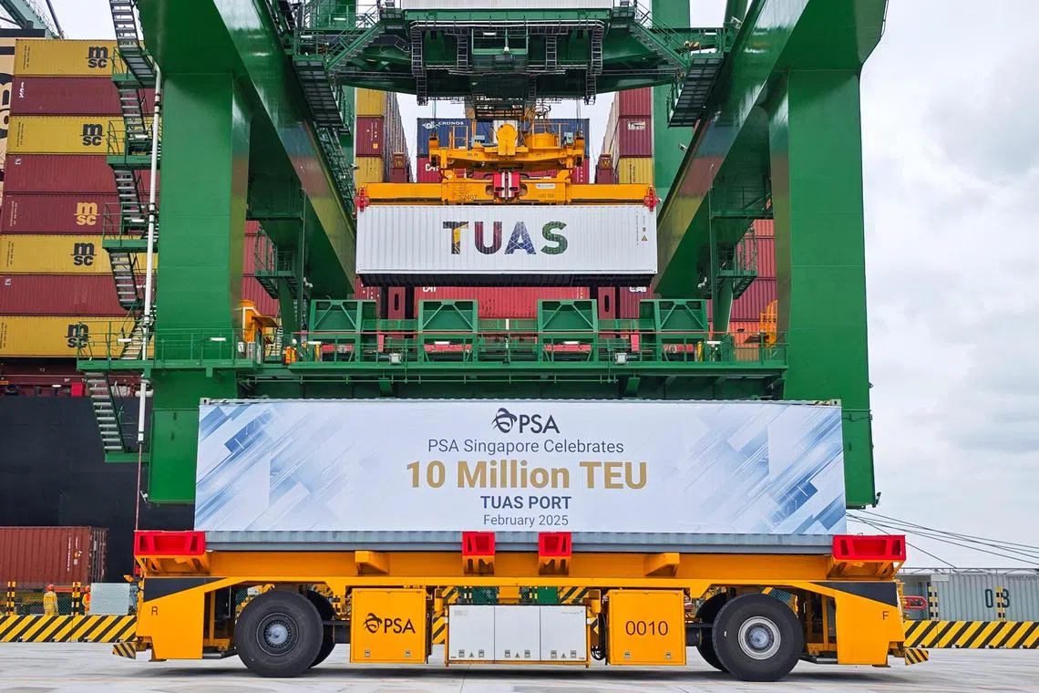cttuas24 - A Double-trolley Quay Crane and an Automated Guided Vehicle at Tuas Port, marking the 10 million TEU milestone.


Credit: PSA Singapore