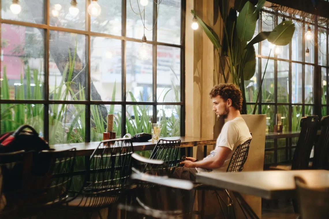 In 2023, roughly one in four Americans reported eating all their meals alone the previous day.