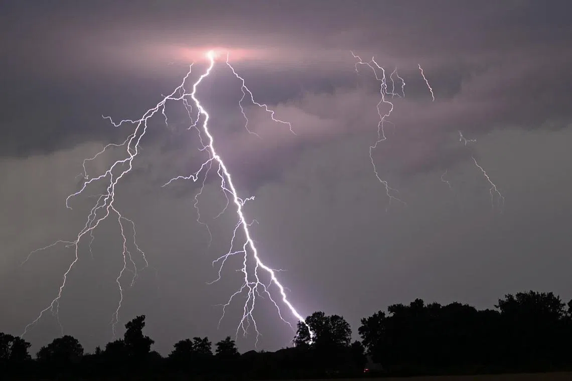 Reports put the number of people injured at between three and seven, with at least one seriously injured. 