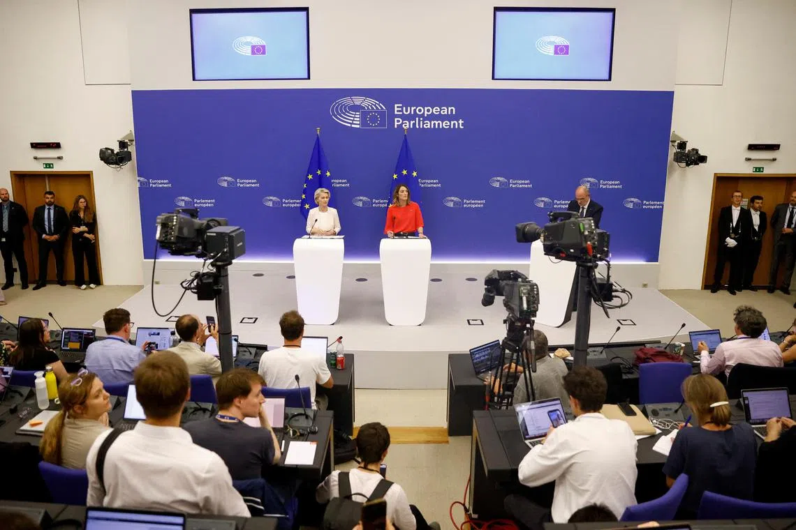 Re-elected President of the European Commission Ursula von der Leyen and European Parliament President Roberta Metsola attend a press conference after the re-election of von der Leyen for President of the European Commission, at the European Parliament in Strasbourg, France, July 18, 2024. REUTERS/Johanna Geron