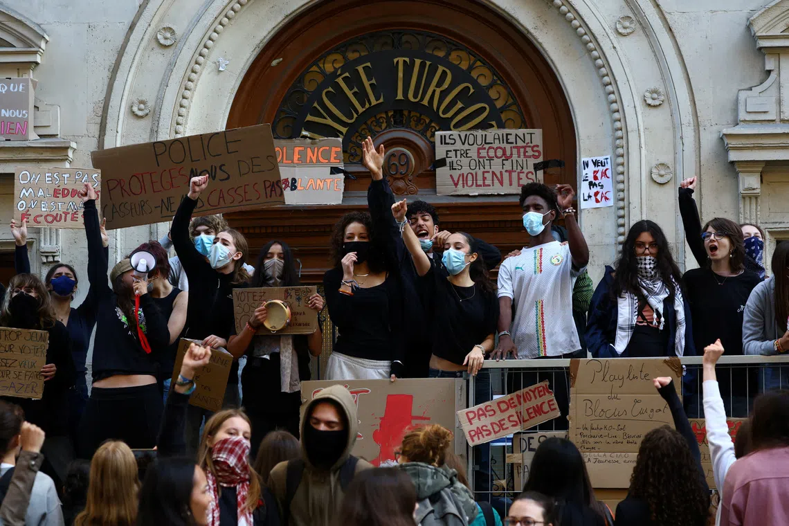 Tens of thousands expected in Paris for high school protests