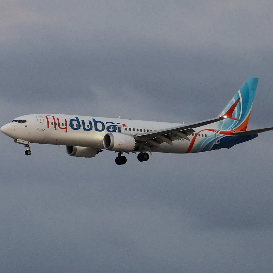 An aviation instructor said the flydubai aircraft’s autopilot disconnected before the plunge began, causing the jet to accelerate rapidly.