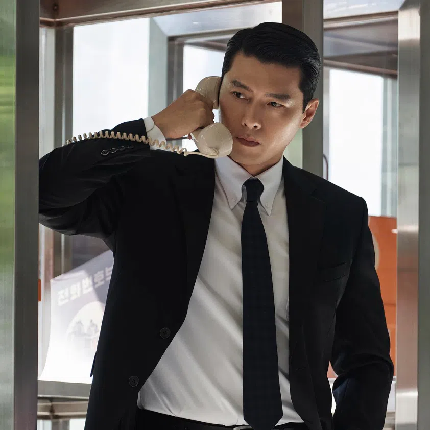 Hyun Bin (left) and Jung Woo-sung in Made In Korea.