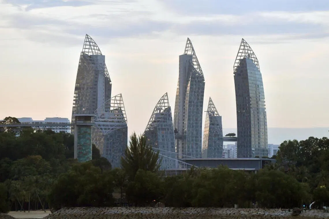 In the city fringes, the highest transacted price was $8,194,000 for a 99-year leasehold unit at Reflections at Keppel Bay.