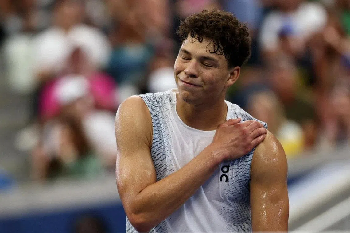 Ben Shelton withdrew mid-match with a shoulder injury he called the “worst pain” of his life.