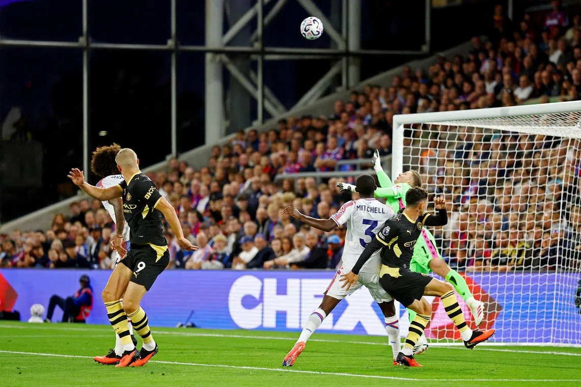 Haaland shines as Manchester City demolish Crystal Palace 4-1