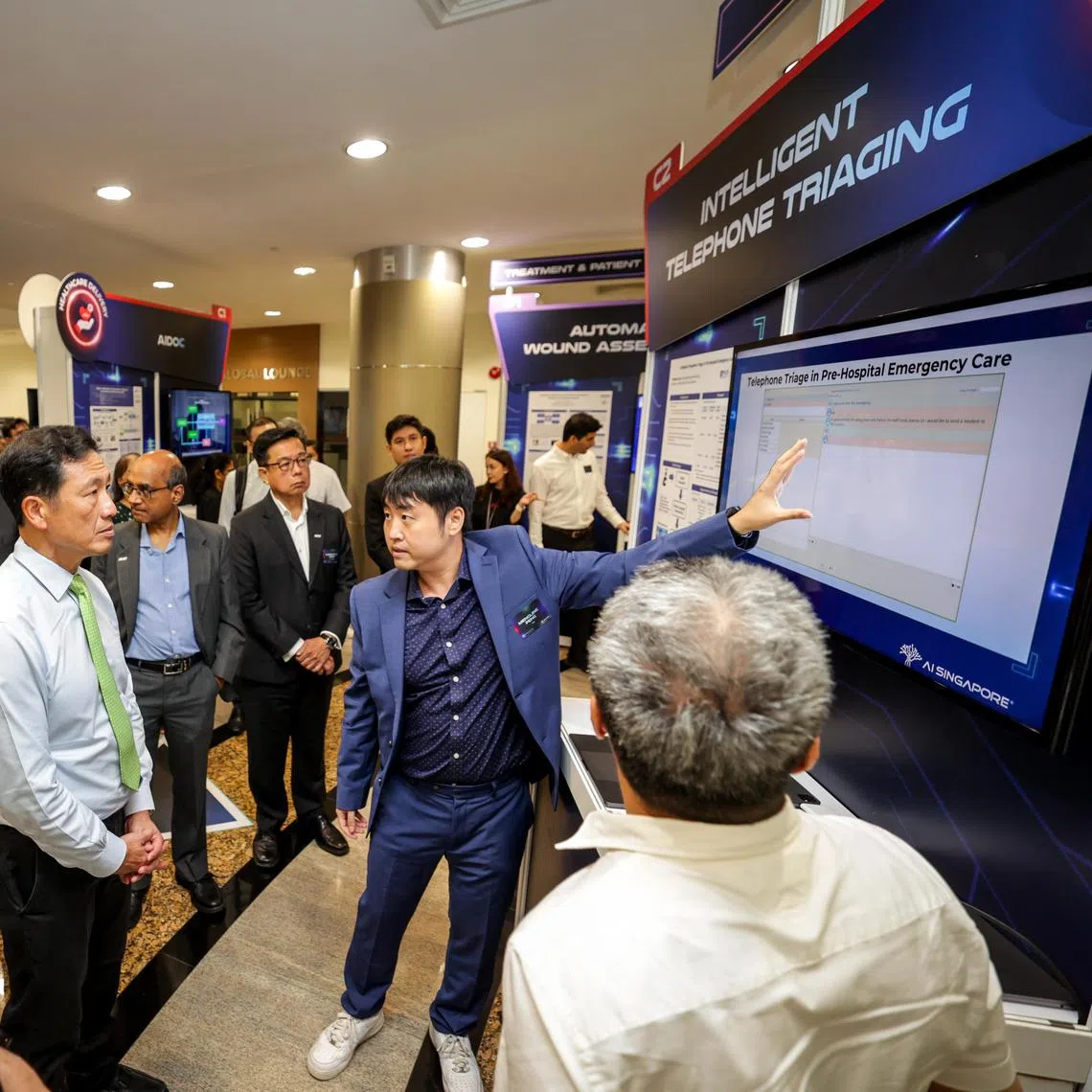 CMG20241113-YeapCT01/叶振忠/赵世楚/AI in Healthcare Technology Showcase 2024 by AI Singapore [Shaw Foundation Alumni House (Auditorium, L2)]

Caption: 
Minister for Health Ong Ye Kung touring the inaugural AI in Healthcare Technology Showcase on 13 Nov 2024 at the Shaw Foundation Alumni House. The showcase aims to foster innovation in healthcare, catalyse international partnerships, facilitate the translation of research into viable commercial products, and promote Singapore’s leadership in AI in healthcare.