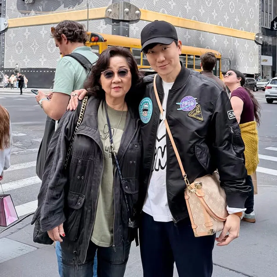 JJ Lin shared a photo with his mother on social media on May 19.