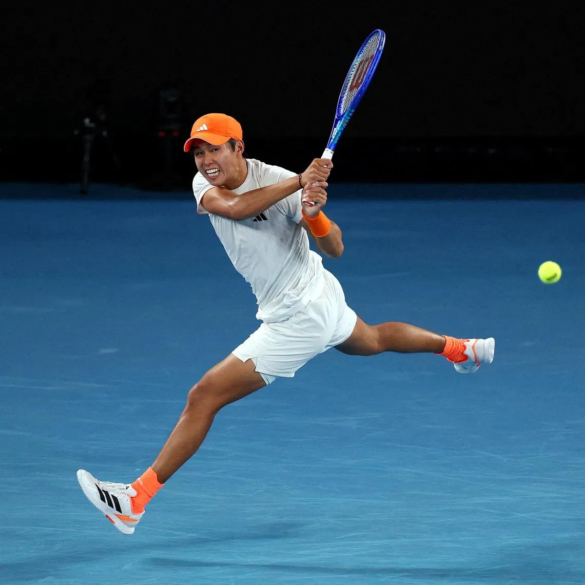 Tennis - Australian Open - Melbourne Park, Melbourne, Australia - January 27, 2026 Learner Tien of the U.S. in action during his quarter final match against Germany's Alexander Zverev REUTERS/Edgar Su