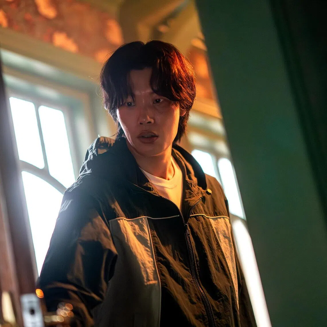 Ryu Jun-yeol in Mousetrap.