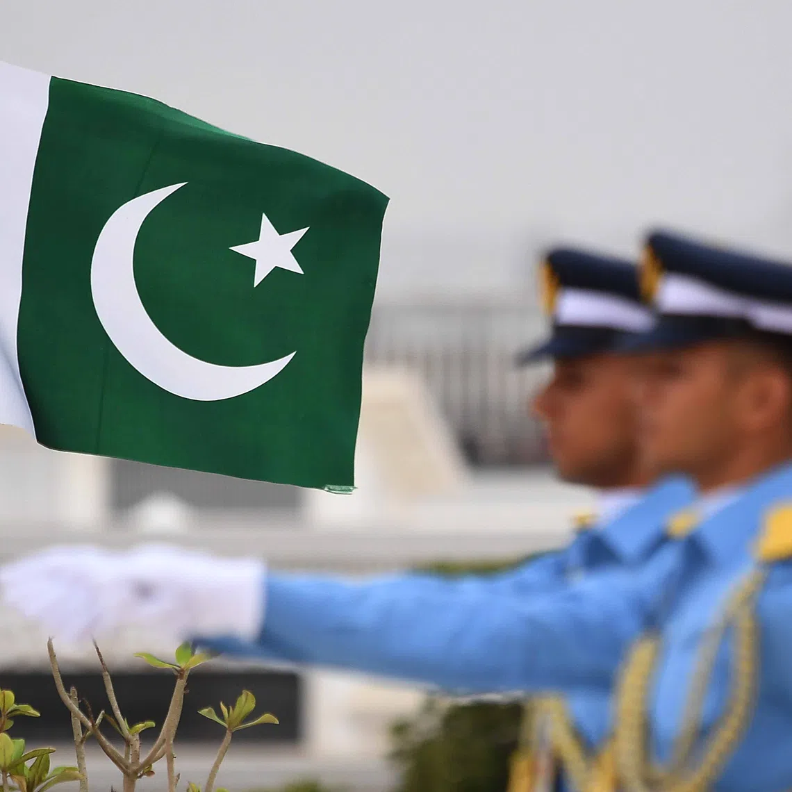 epa13216583 Pakistan Air Force soldiers attend a Defence Day ceremony at the mausoleum of Pakistan's founder, Muhammad Ali Jinnah, in Karachi, Pakistan, 06 September 2026. Pakistan observes Defence Day on 06 September to honor those who died defending its borders and the soldiers killed in the 1965 war with India.  EPA/SHAHZAIB AKBER