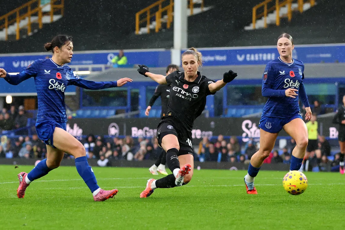 Man City women climb past Chelsea to first in WSL table