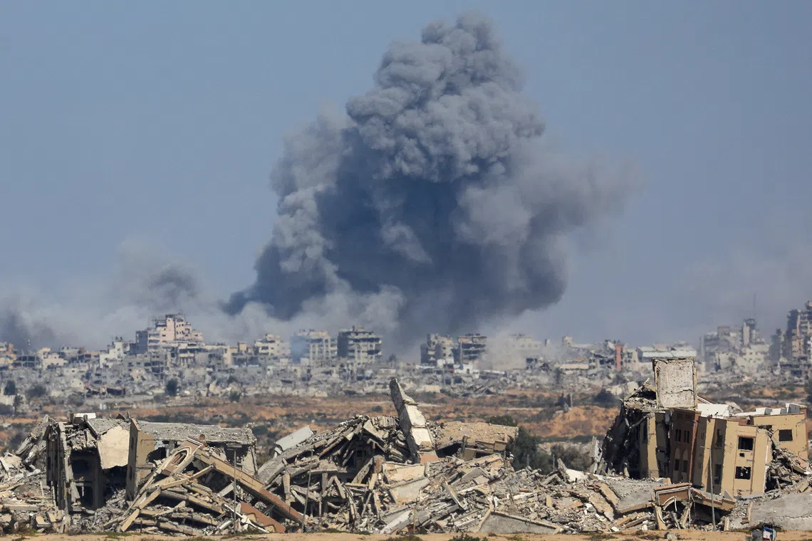 Smoke rises during an Israeli military operation in Gaza City, as seen from the central Gaza Strip, October 2, 2025. REUTERS/Dawoud Abu Alkas