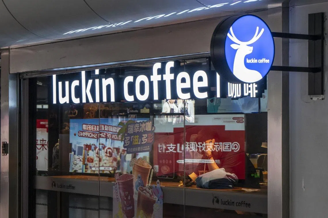 Its 9.9-yuan (S$1.88) coffees have become even more popular among younger Chinese who don’t have the time or budget to lounge at Starbucks. 