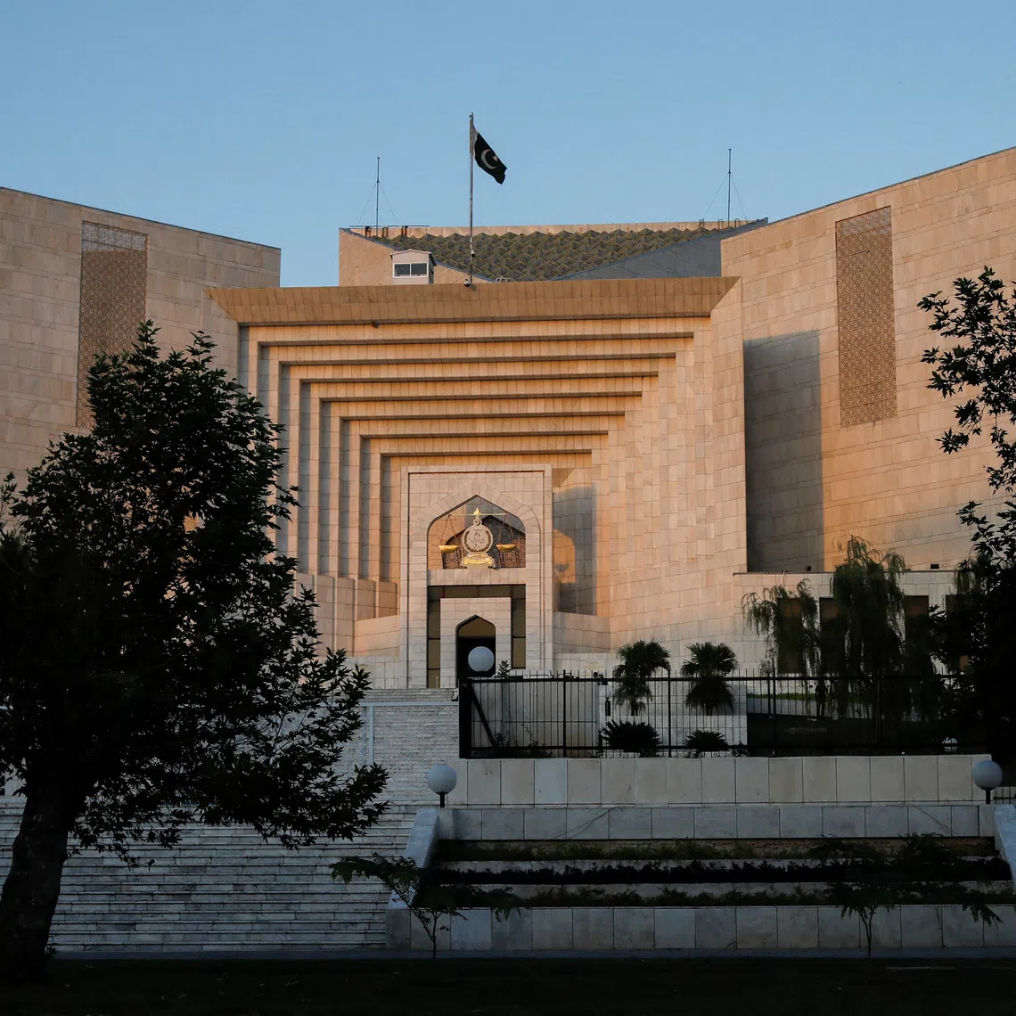 A view of the Supreme Court of Pakistan building during sunset hours in Islamabad, Pakistan October 3, 2023. REUTERS/Akhtar Soomro