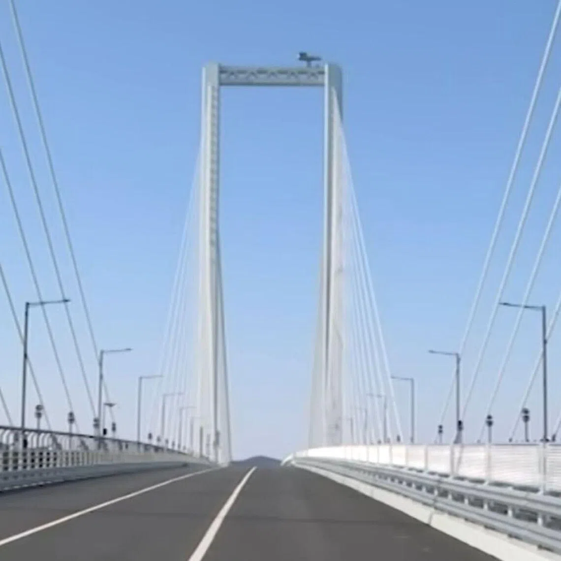 Built at a cost of $683.8 million, the bridge spans 4.68km and carries six lanes of traffic.