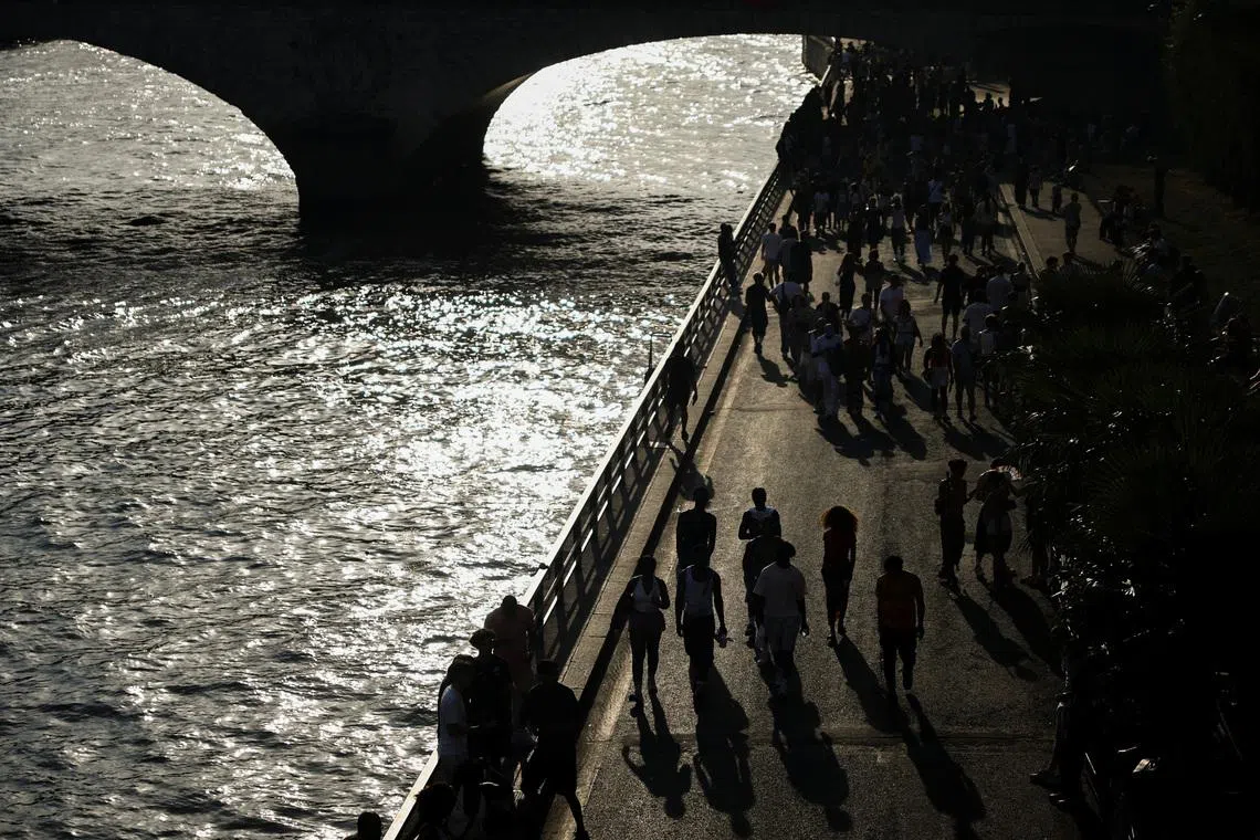 Explainer-The health risks of extreme heat