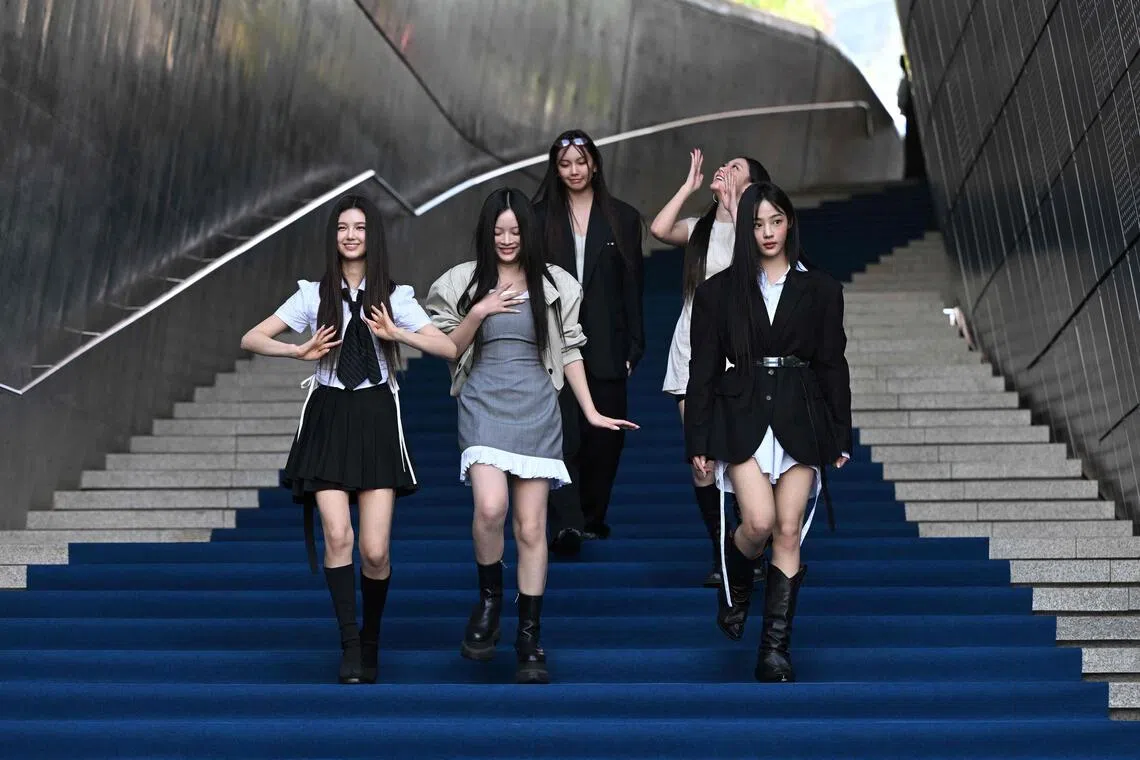 The conflict between NewJeans and Ador began in November 2024, when the group unilaterally announced the termination of its exclusive contract.