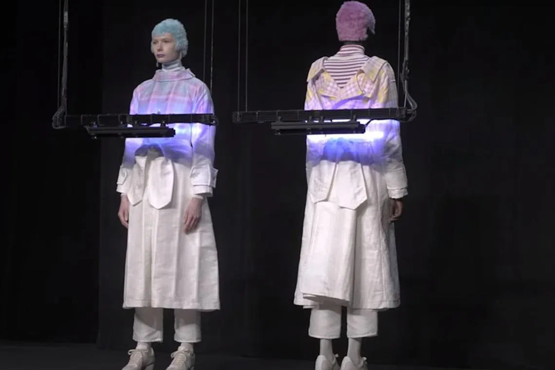 The clothes are made of photochromic materials, which change colour when exposed to ultraviolet rays.