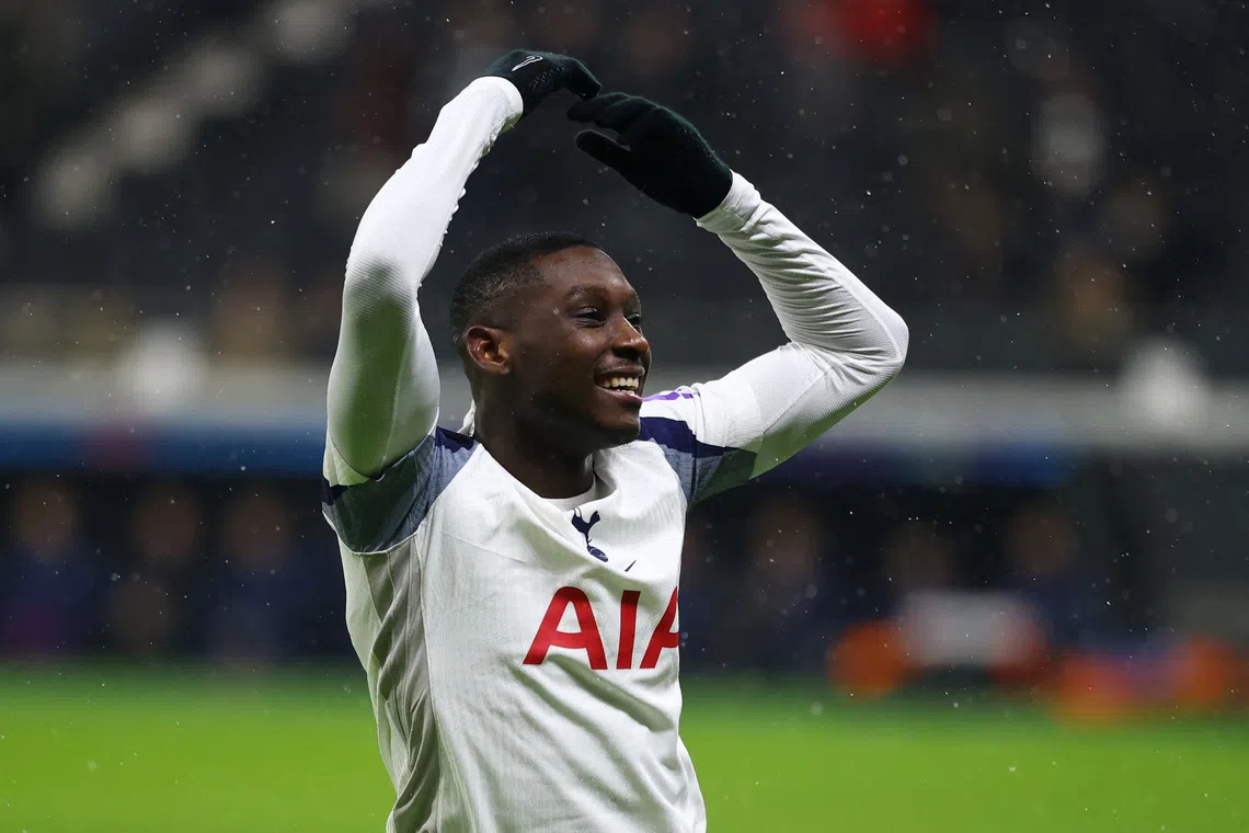 Soccer Football - UEFA Champions League - Eintracht Frankfurt v Tottenham Hotspur - Deutsche Bank Park, Frankfurt, Germany - January 28, 2026 Tottenham Hotspur's Randal Kolo Muani celebrates scoring their first goal REUTERS/Kai Pfaffenbach