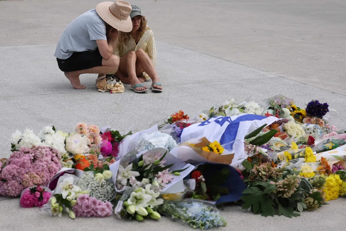 In Pictures: Tributes pour in for victims of the Bondi Beach shooting ...