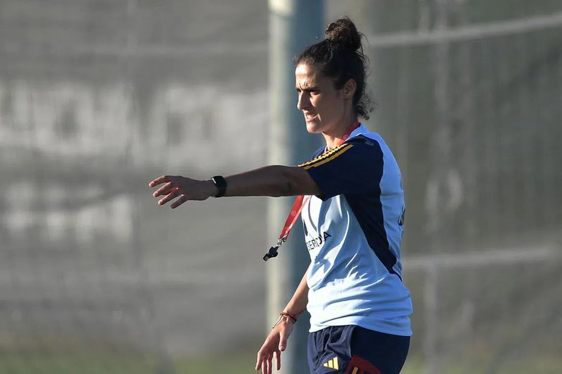 FILE PHOTO: Soccer Football - Spain Women's Training - Oliva Nova Sports Center, Oliva, Spain - September 20, 2023 Spain coach Montse Tome during training REUTERS/Pablo Morano/File Photo