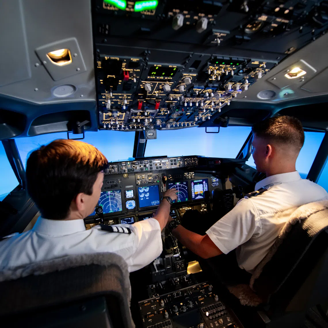 Aviation students at Adelaide University can train in a Airbus A320 flight simulator as part of their course.