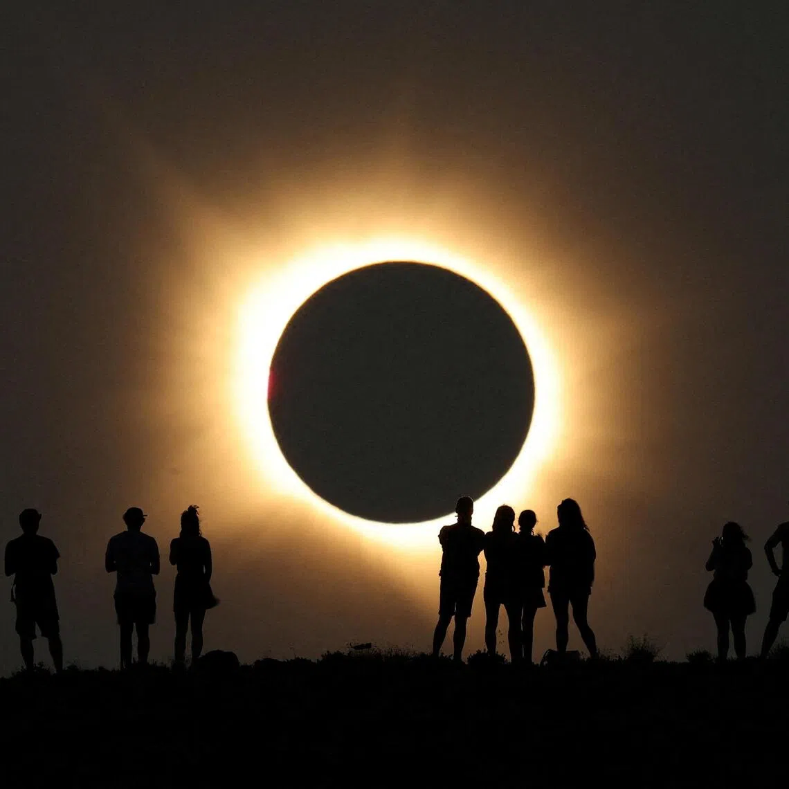The moon completely covers the sun during a total solar eclipse as seen from the Galactica Centre, near the Javalambre Astrophysical Observatory in Arcos de las Salinas, near Teruel, Spain, August 12, 2026. REUTERS/Christian Hartmann REFILE - CORRECTING LOCATION FROM 'THE JAVALAMBRE ASTROPHYSICAL OBSERVATORY' TO 'THE GALACTICA CENTRE, NEAR THE JAVALAMBRE ASTROPHYSICAL OBSERVATORY'.