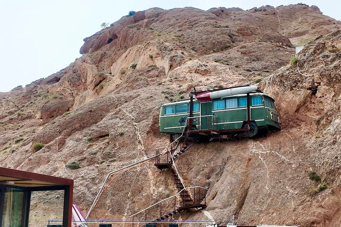 China, bus, cliff, stay, suspended, cliff face