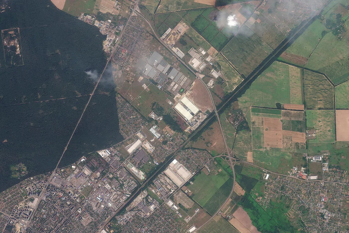 Overhead imagery obtained from commercial satellite company Planet Labs showed that a warehouse complex near the Kvitnevyi railway platform had been damaged. 