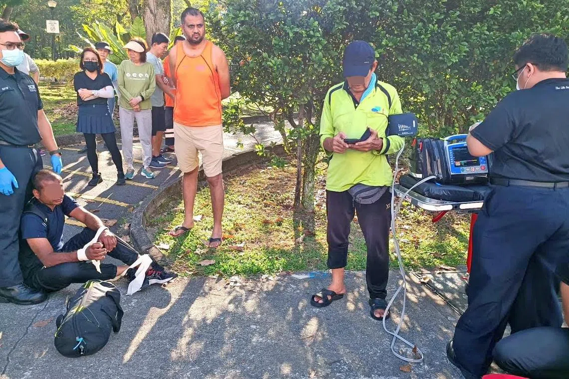 A man was arrested for allegedly assaulting a cleaner and five others at Punggol Park on Monday morning. 
