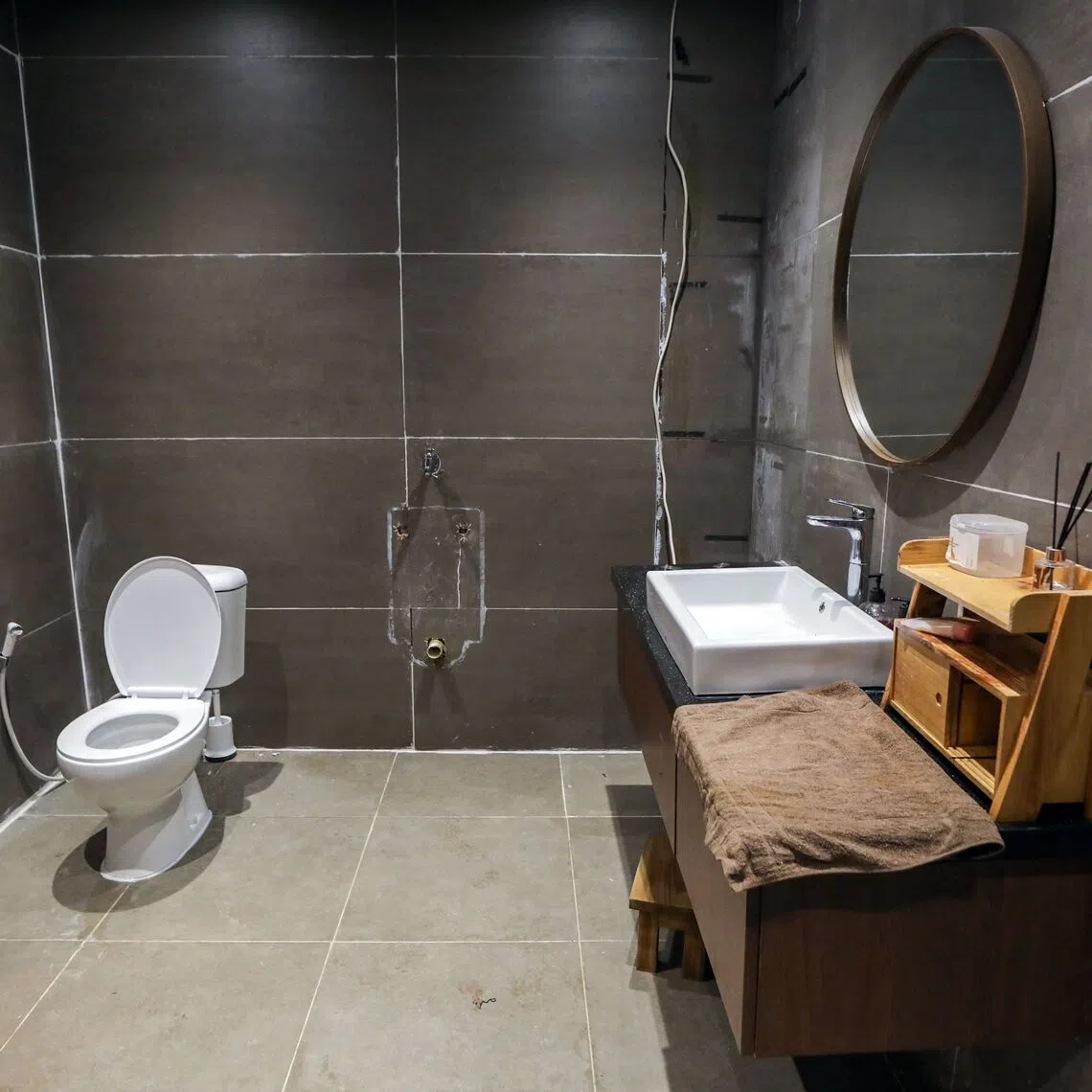 A well-appointed restroom is seen in one of the “villas” in the Cibinong men’s prison, where inmates allegedly paid rent for the luxury accommodation.