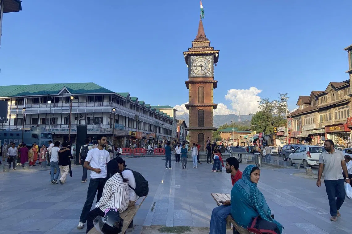ngkash - A shot of the clocktower at Lal Chowk in Srinagar, the capital city of Jammu and Kashmir.

Credit: Nirmala Ganapathy