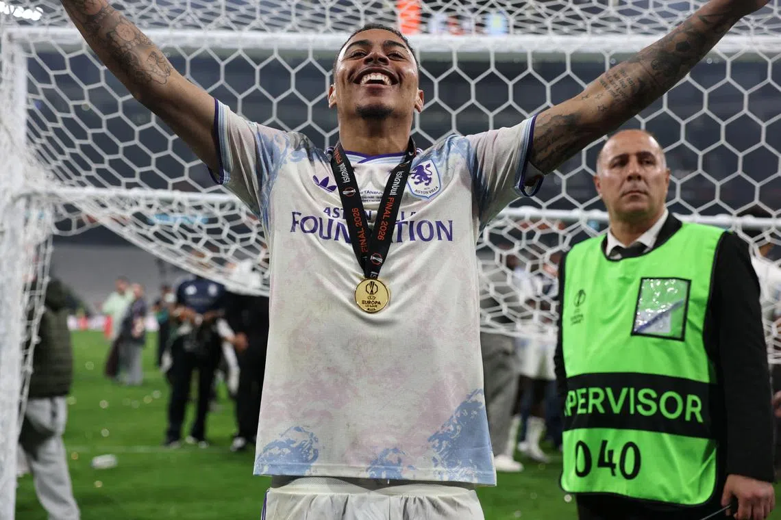 FILE PHOTO: Soccer Football - UEFA Europa League - Final - SC Freiburg v Aston Villa - Besiktas Park, Istanbul, Turkey - May 21, 2026 Aston Villa's Morgan Rogers celebrates after winning the UEFA Europa League REUTERS/Isabel Infantes/File Photo