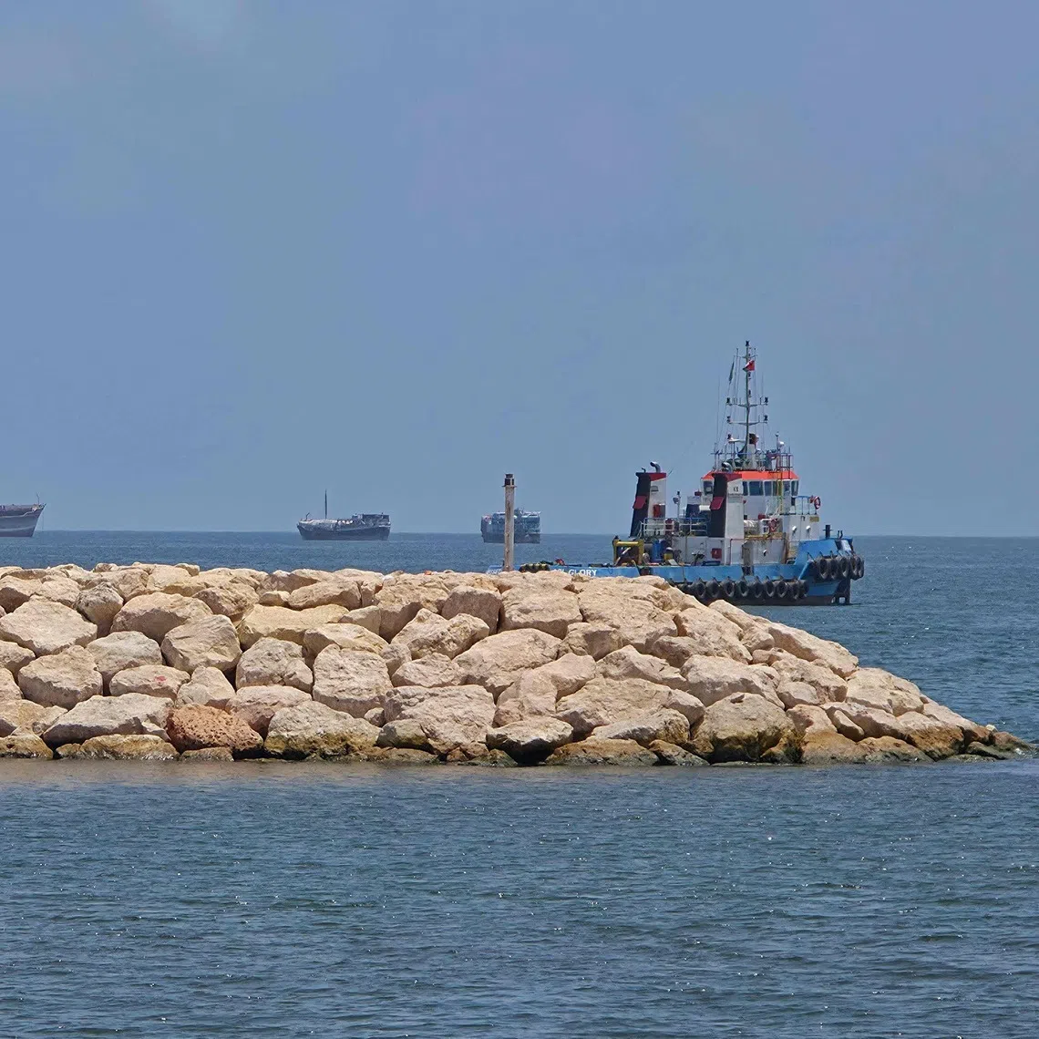 The Houthis told US officials they had no intention of attacking American vessels, sources said.