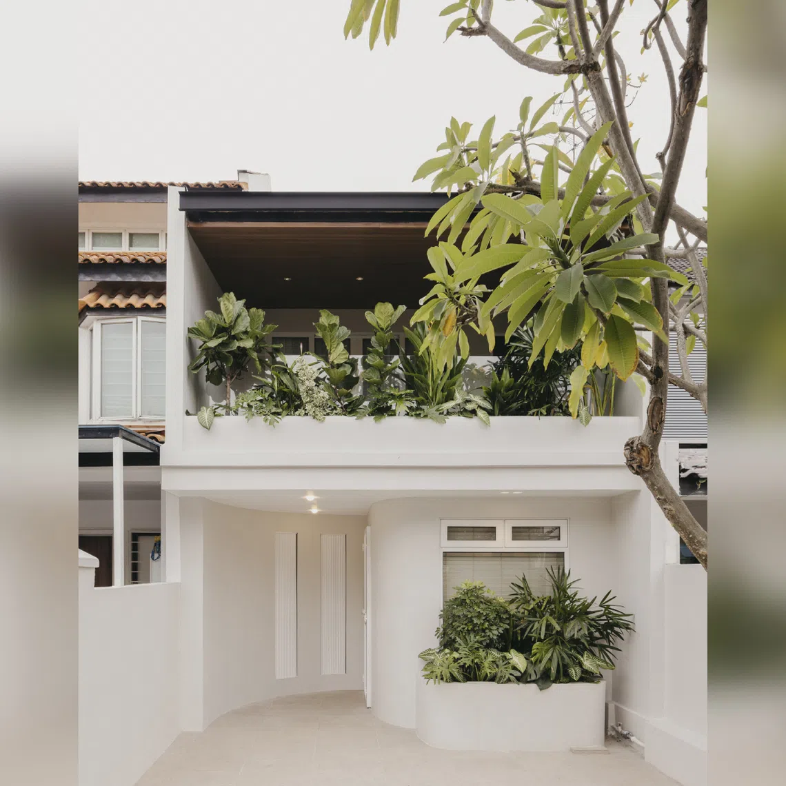 The front door is set at an angle for the residents’ privacy.