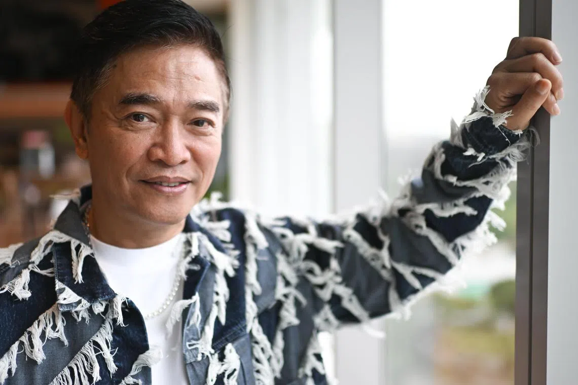 Jacky Wu ！ TV host Jacky Wu has lived apart from his wife for many