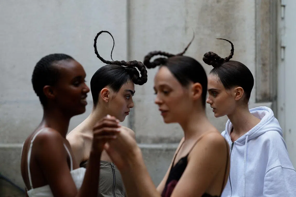In Pictures: Highlights from the Women’s Haute-Couture Fall/Winter 2023 ...