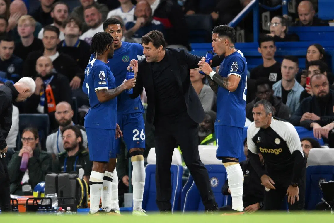 Chelsea manager Mauricio Pochettino giving instructions to his players during the 3-0 win over Luton Town.